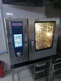 Благодаря пароконвектомату нежные блюда из мяса, овощей, рыбы и морепродуктов готовятся с использованием пара. Запекание с образованием хрустящей корочки, выпекание мучных изделий.